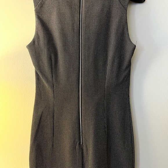 Little black and white dress - Picture 2 of 4